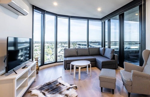 Glen Waverley Apartment | Modern 2BR Abode with Balcony View & Gym Access