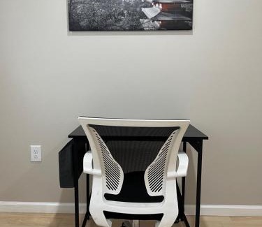 West Side Apartment | Modern 2BR and Office Near NYC With Parking - Sleeps 6