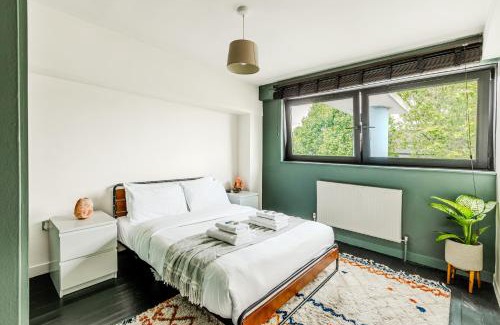 Hackney Downs Apartment | Modern 2BR Duplex in Clapton, 1min Rectory Rd St