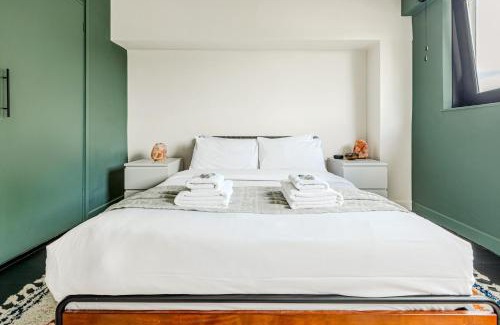 Hackney Downs Apartment | Modern 2BR Duplex in Clapton, 1min Rectory Rd St