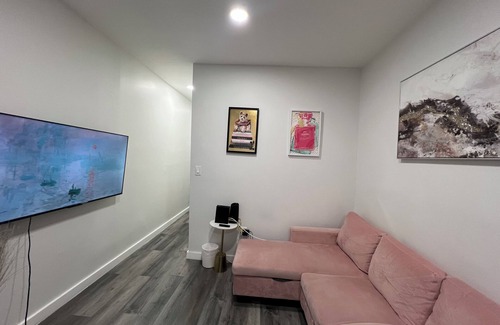 Garment District Apartment | Modern 2BR Steps from Times Sqaure