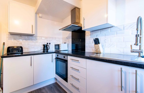 Newcastle-upon-Tyne House | Modern 3-BR House | Quiet Blakelaw | Easy Access
