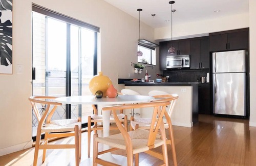 Columbia City House | Modern 3-Story Townhome - Walkable Seattle Location