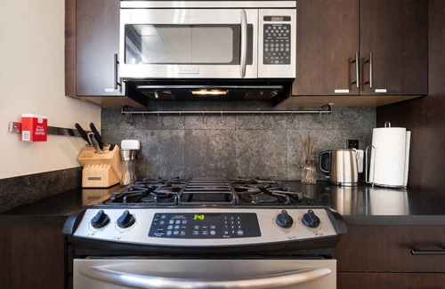 Columbia City House | Modern 3-Story Townhome - Walkable Seattle Location