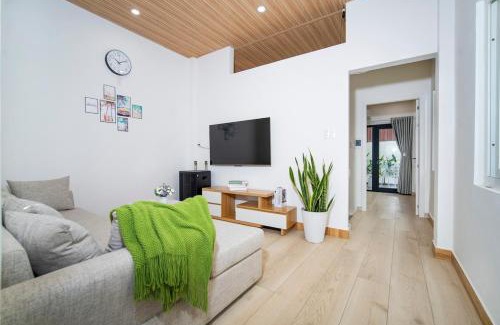An Hai Đong Villa | Modern 3BR Beach Villa, Karaoke, Rooftop bar, BBQ