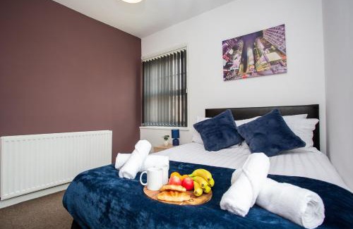Newcastle-upon-Tyne Apartment | Modern 3BR City Flat with Views, Fast WiFi & Close to Trains!