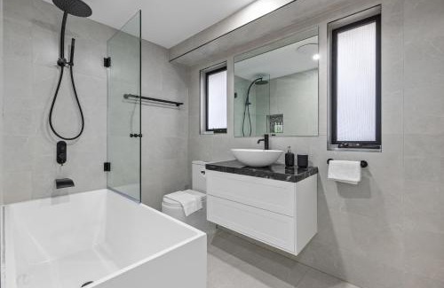 Glebe Apartment | Modern 3BR Glebe Home with Terrace & Garage for 8