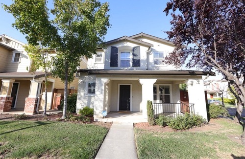 Fairfield House | Modern 3BR Home with New Furnishings