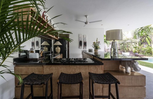 Dyanapura Villa | Modern 3BR Luxury Villa ★ 5 minutes walk to Beach