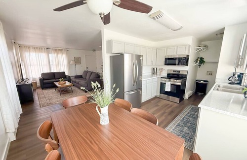 Sheridan Apartment | Modern 3BR Near Littleton