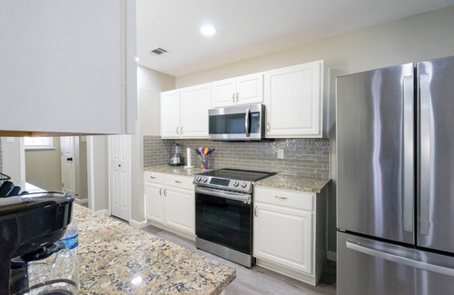 The Colony House | Modern 3BR+Office Home w/Backyard, Near Lake & Grandscape, 30-Night Min #42276