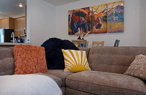 South Salt Lake House | Modern 3BR Ski Retreat | Mountain Views & Garage