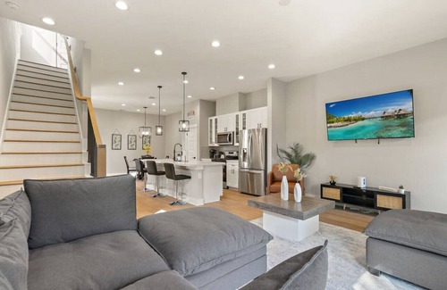 Southeast Houston House | Modern 3BR Stay - Free Coffee & Near Med Center