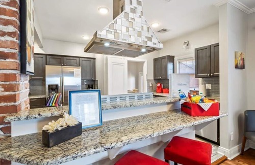 Sunrise Terrace House | Modern 4BR Midtown Home |Expo Square |Pet-Friendly