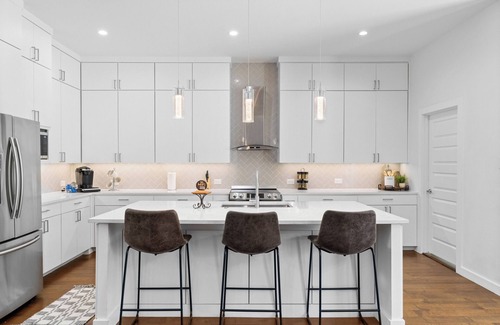 West Dallas House | Modern 5 BD|4 BR with Pool & Downtown Views