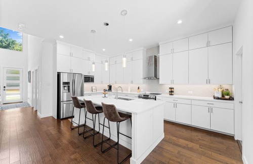 West Dallas House | Modern 5 BD|4 BR with Pool & Downtown Views