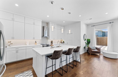 West Dallas House | Modern 5 BD|4 BR with Pool & Downtown Views