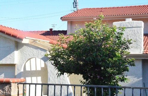 Edenvale House | Modern 5-bedroom house with AC in San Jose