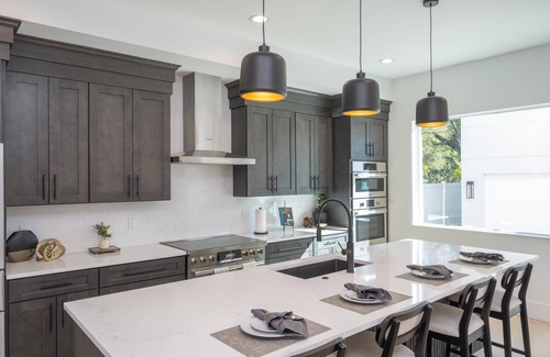 Arlington Park House | Modern 6BR Sarasota Getaway w/Heated Pool & Rooftop Terrace