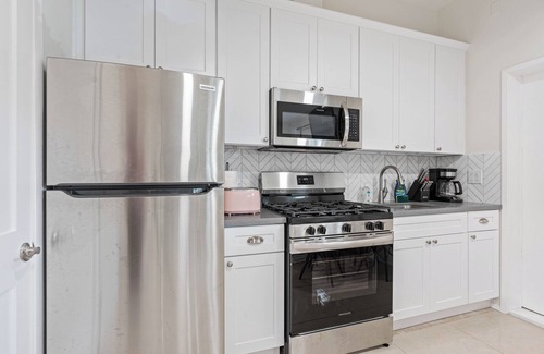 Harbor Gateway North House | Modern ADU in Gardena – Perfect for Relaxing Stays