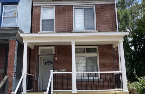 Pittsburgh House | Modern All-New, Near Downtown, Private Parking - walking to Children Hospital