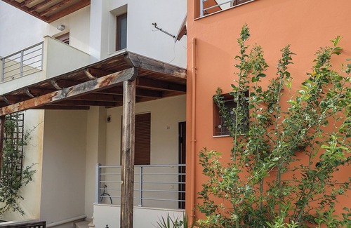 Gournai House | Modern and Ample 190m2 Home of 3BR steps to Beach