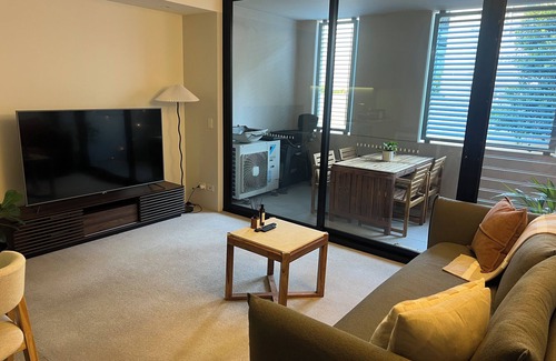 Randwick Apartment | Modern and cozy 1 bedroom apartment in a central location in Randwick