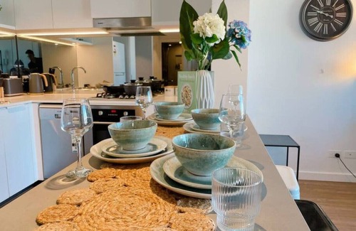 Bowen Hills Apartment | Modern and Homely 2Bed apartment Free Parking WiF