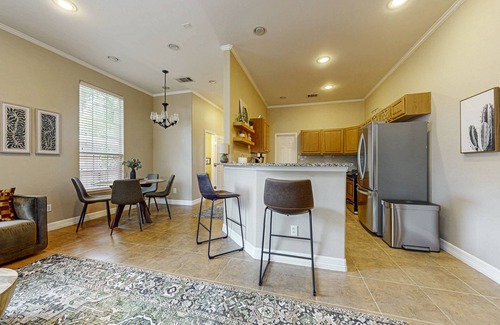 West Congress House | Modern and spacious Duplex w/private patios, great location in South Austin