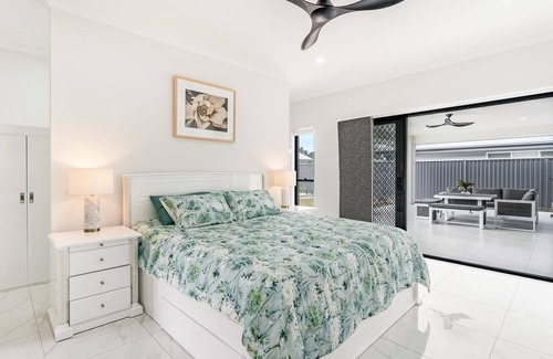 Yamba House | Modern and Spacious Pet Friendly Home with Pool