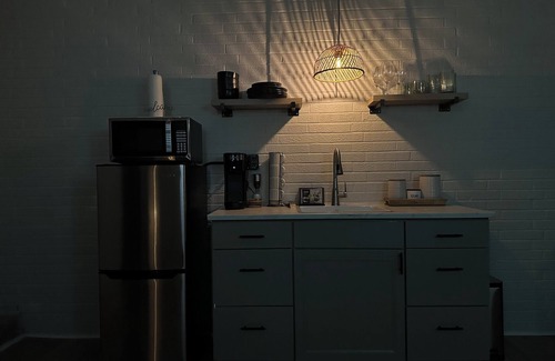 Northeast Raleigh Apartment | Modern And Spacious Studio Retreat
