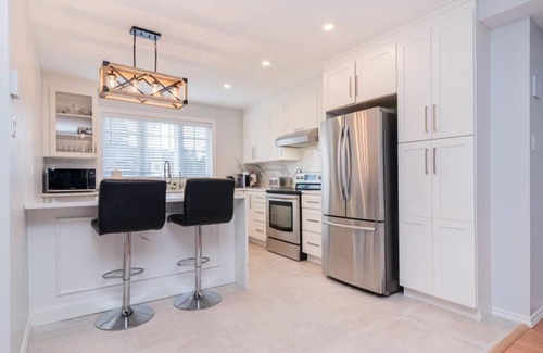 Pierrefonds-Roxboro House | Modern and Spacious Townhouse
