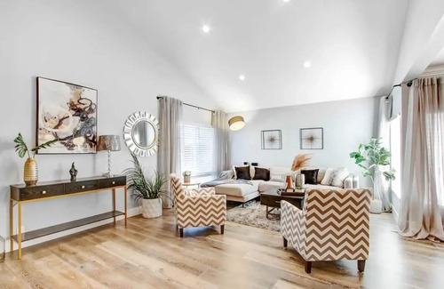 Fullerton House | Modern and Stylish 4-bedroom Home