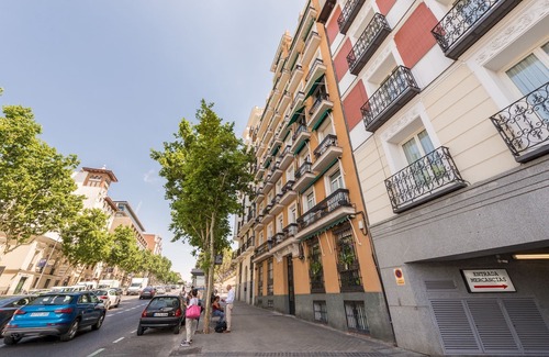 Jeronimos Apartment | Modern and Well Connected 2 bedroom Apartment. Atocha