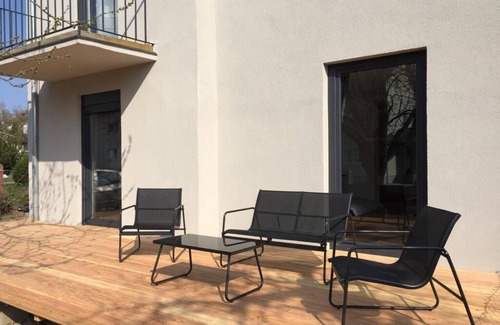 Sulzbach-Rosenberg Apartment | Modern apartment with terrace and garden - up to 6 persons