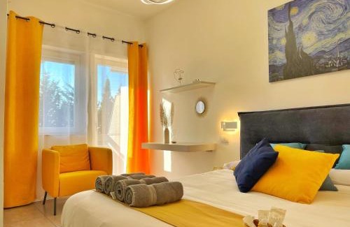 Aurelio Apartment | Modern apartment 10 min Vatican parking&pool