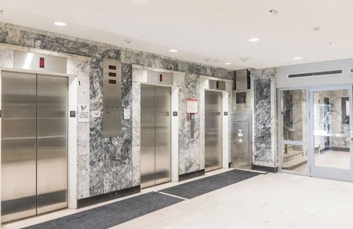 Downtown Des Moines Apartment | Modern Apartment Downtown in Skywalk with Gym