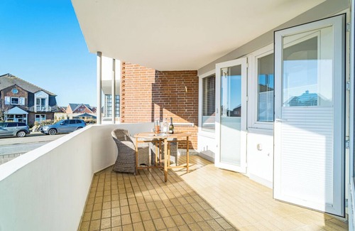 Westerland Apartment | Modern apartment for 2 persons with balcony - only 300 meters to the beach.