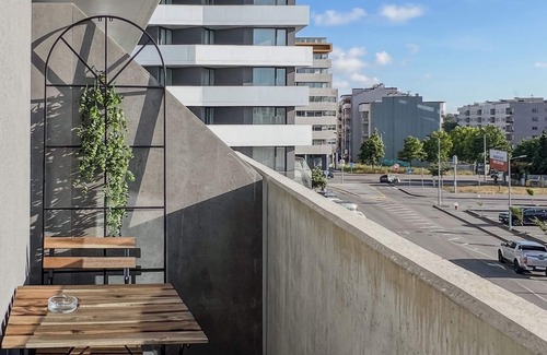 Aveiro Apartment | Modern Apartment in Aveiro with AC, WiFi, fitness room