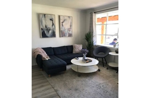 Elora House | Modern Apartment in Elora-1