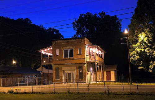 Rocky Top House | Modern Apartment in Historic Building