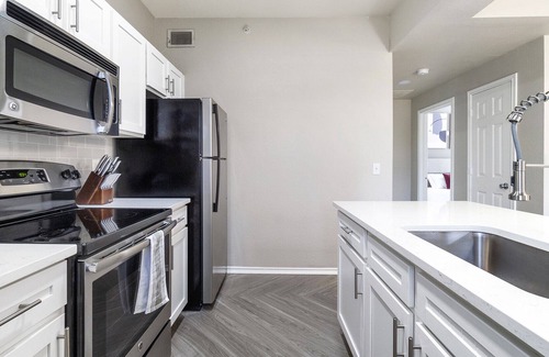 Grapevine Apartment | Modern Apartment in Prime Location (ID8340X83)