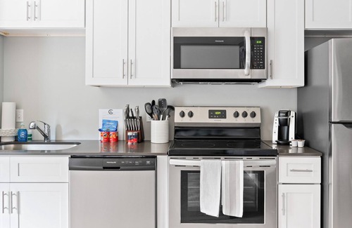 Nashville Apartment | Modern Apartment in Prime Location (ID6493X23)