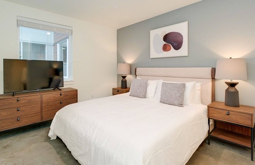 Bothell Apartment | Modern Apartment in Prime Location (ID8493X83)