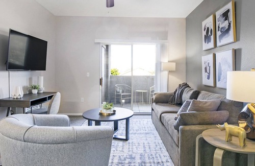 Cortaro Apartment | Modern Apartment in Prime Location (ID9503X29)