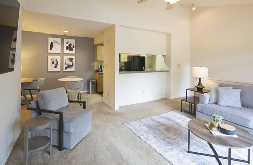 Saint Marys Allen County Apartment | Modern Apartment in Prime Location (ID5602X85)