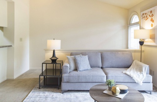 Saint Marys Allen County Apartment | Modern Apartment in Prime Location (ID5602X85)