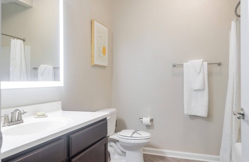 League City Apartment | Modern Apartment in Prime Location (ID9217X83)