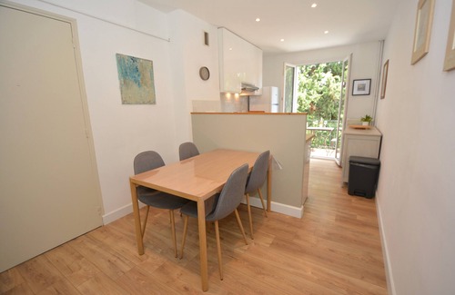 Tarascon Apartment | Modern apartment near historical center Tarascon