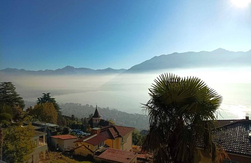 Orselina Apartment | Modern apartment on the 3rd floor for 1-4 persons.